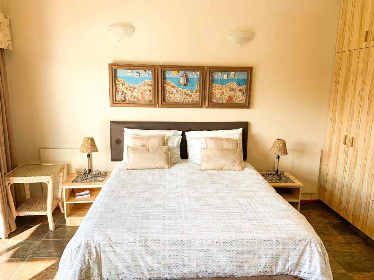 Marina Martinique B&B Jeffreysbaai Buitenkant foto