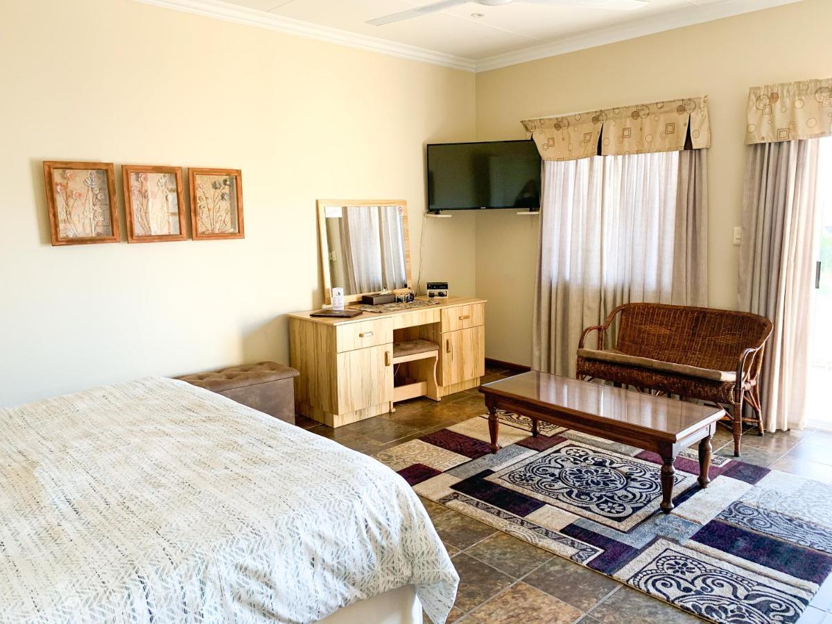 Marina Martinique B&B Jeffreysbaai Buitenkant foto